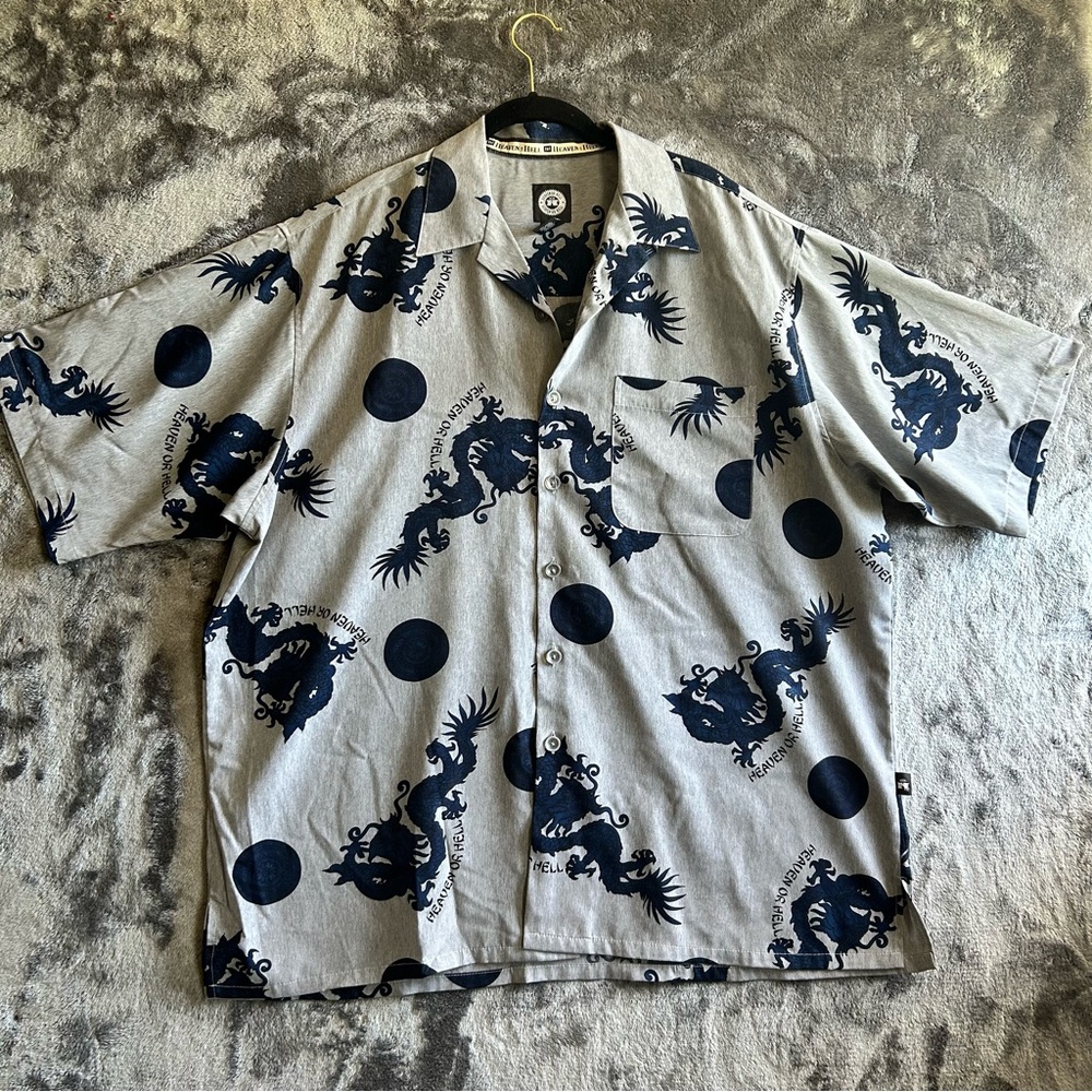 261 Heaven‎ or Hell Gray Blue Dragon Short Sleeve Shirt Men's XL NWOT